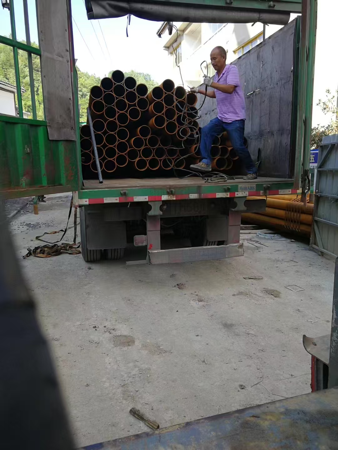 泾阳房屋地基下沉倾斜加固扶正